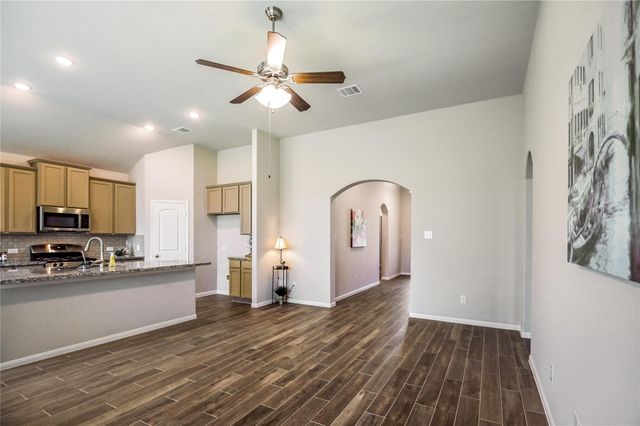 1866 Kenley Way, Alvin, TX 77511