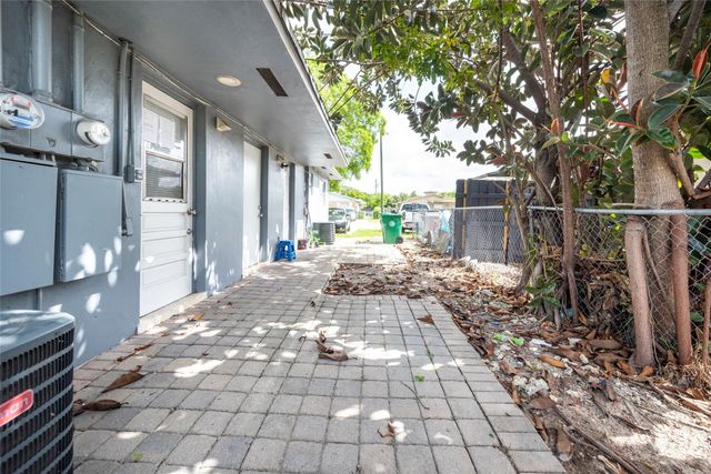 6170 SW 43RD Street 1-2, Davie, FL 33314