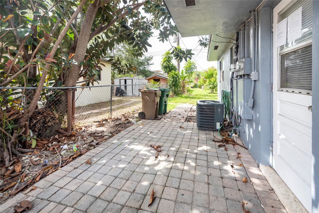6170 SW 43RD Street 1-2, Davie, FL 33314