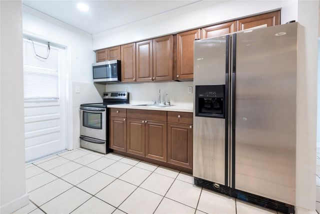 6170 SW 43RD Street 1-2, Davie, FL 33314