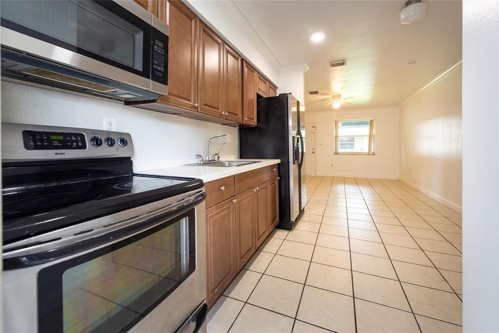 6170 SW 43RD Street 1-2, Davie, FL 33314