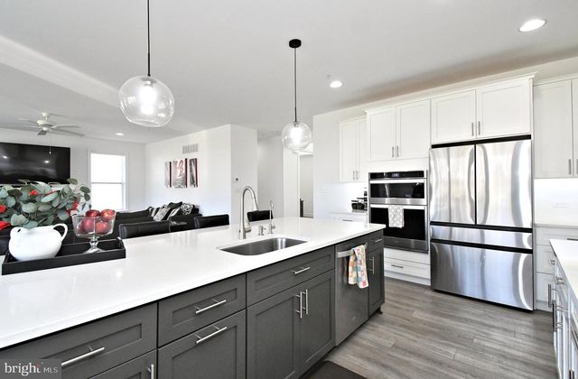 206 GROVE VALLEY CT, Chalfont, PA 18914