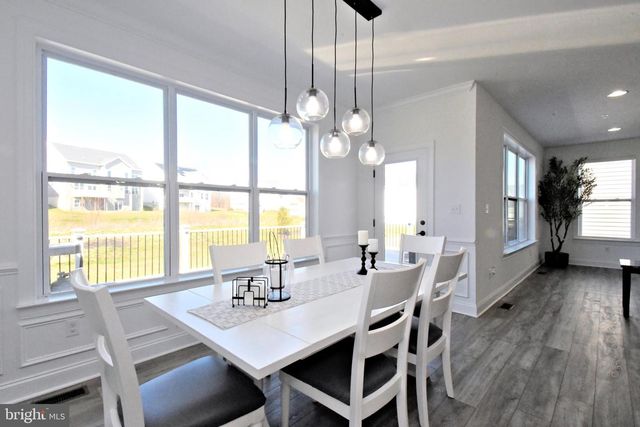 206 GROVE VALLEY CT, Chalfont, PA 18914