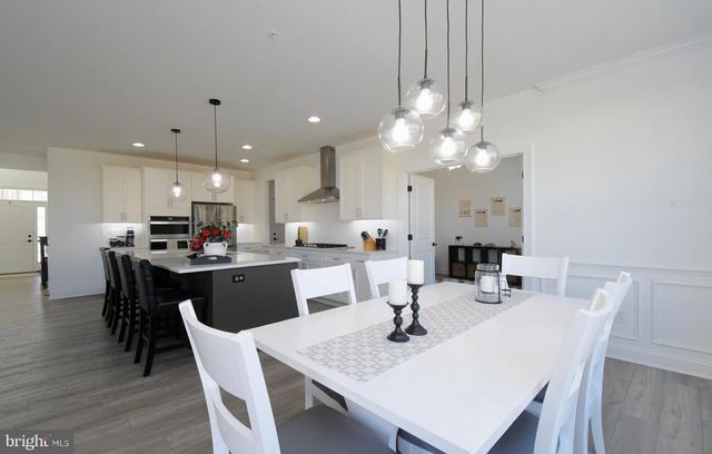 206 GROVE VALLEY CT, Chalfont, PA 18914