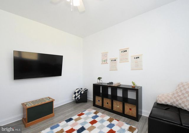 206 GROVE VALLEY CT, Chalfont, PA 18914