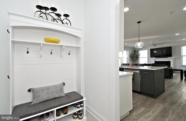 206 GROVE VALLEY CT, Chalfont, PA 18914