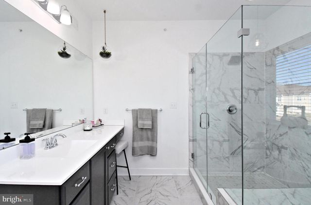 206 GROVE VALLEY CT, Chalfont, PA 18914