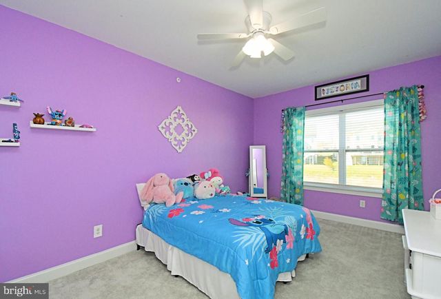 206 GROVE VALLEY CT, Chalfont, PA 18914