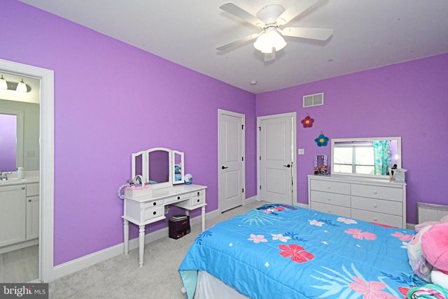 206 GROVE VALLEY CT, Chalfont, PA 18914