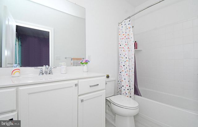 206 GROVE VALLEY CT, Chalfont, PA 18914