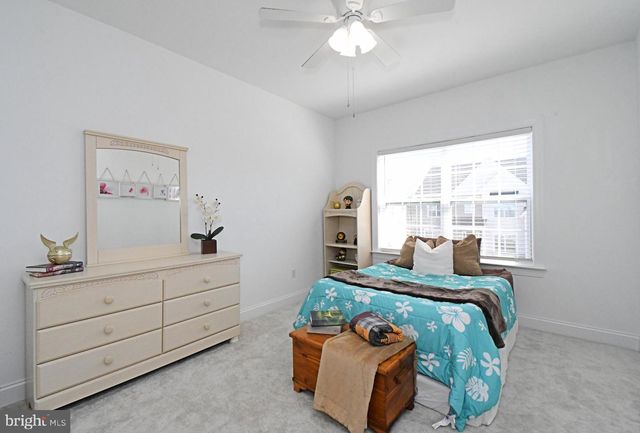 206 GROVE VALLEY CT, Chalfont, PA 18914