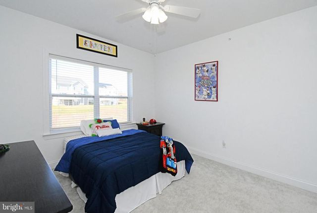 206 GROVE VALLEY CT, Chalfont, PA 18914