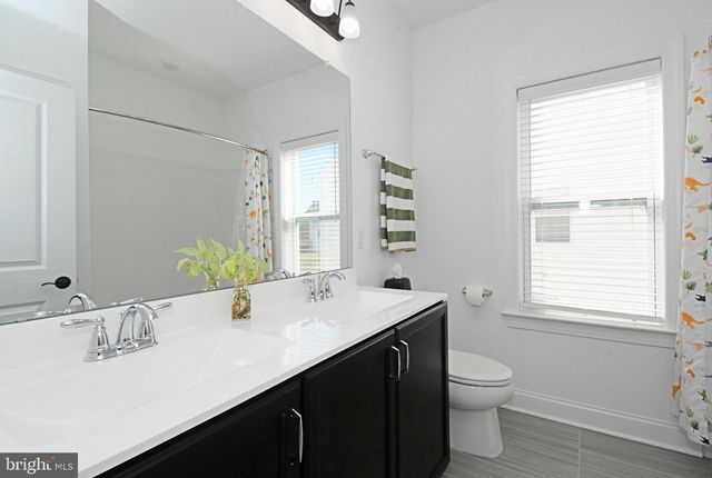 206 GROVE VALLEY CT, Chalfont, PA 18914