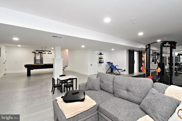 206 GROVE VALLEY CT, Chalfont, PA 18914