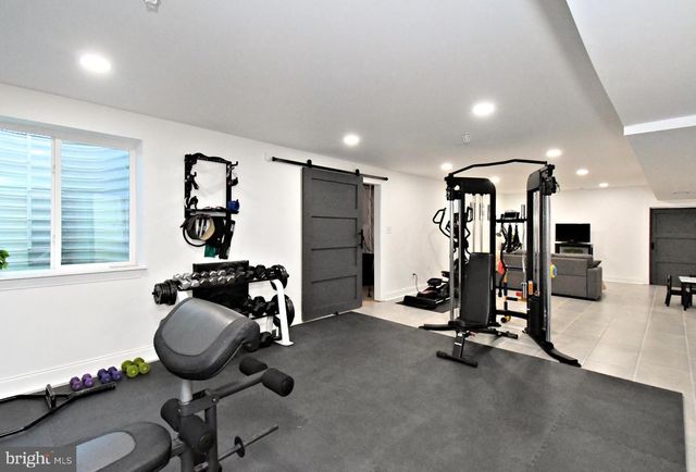 206 GROVE VALLEY CT, Chalfont, PA 18914