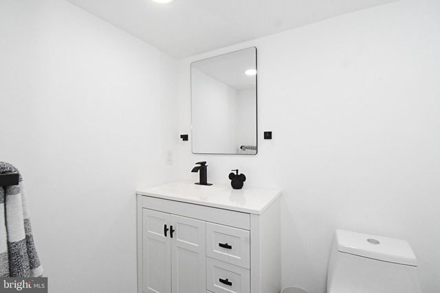 206 GROVE VALLEY CT, Chalfont, PA 18914