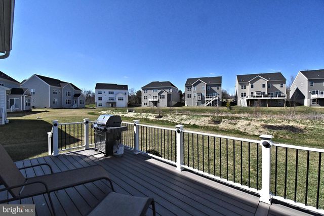 206 GROVE VALLEY CT, Chalfont, PA 18914