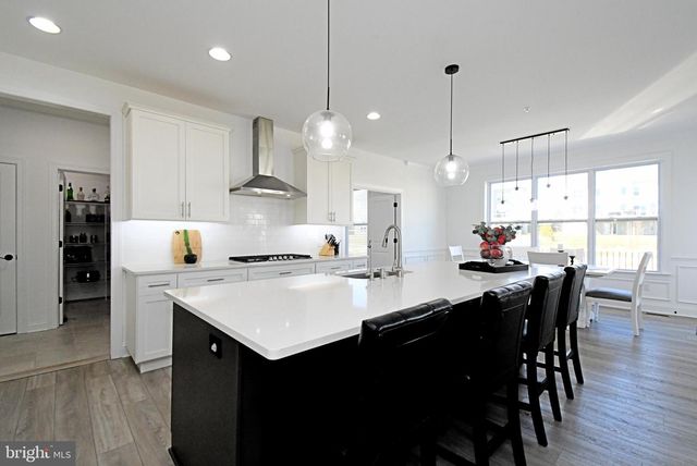 206 GROVE VALLEY CT, Chalfont, PA 18914