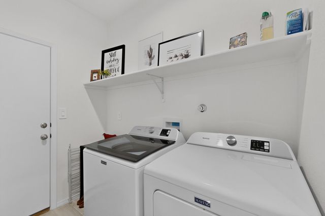 1654 Tierra Verde Loop NW, Los Lunas, NM 87031