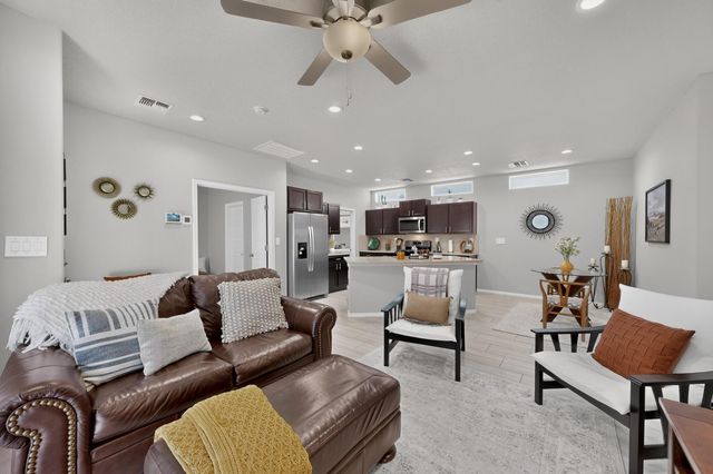 1654 Tierra Verde Loop NW, Los Lunas, NM 87031