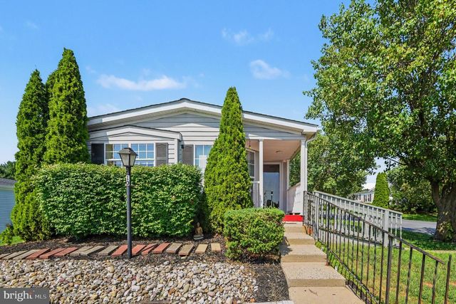 10 JUNIPER CT W, Harleysville, PA 19438