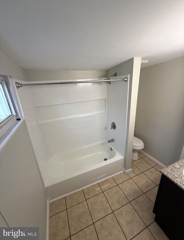 633 CLINTON ST, Reading, PA 19601