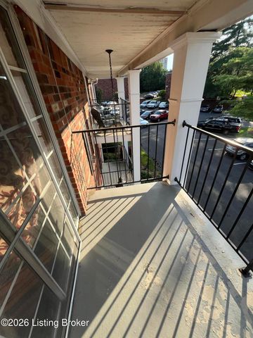 3312 Colonial Manor Cir 6A, Louisville, KY 40218