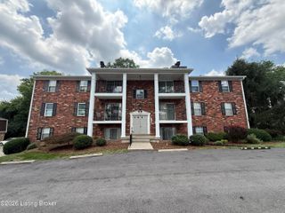 3312 Colonial Manor Cir 6A, Louisville, KY 40218