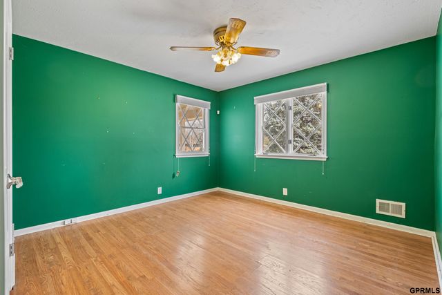 1206 Pine Road, Omaha, NE 68144