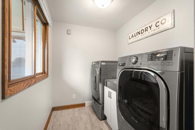 12405 W Euclid AVENUE, New Berlin, WI 53151
