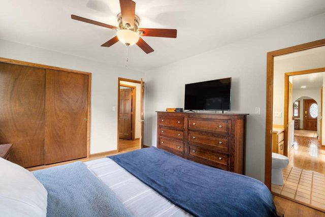 12405 W Euclid AVENUE, New Berlin, WI 53151