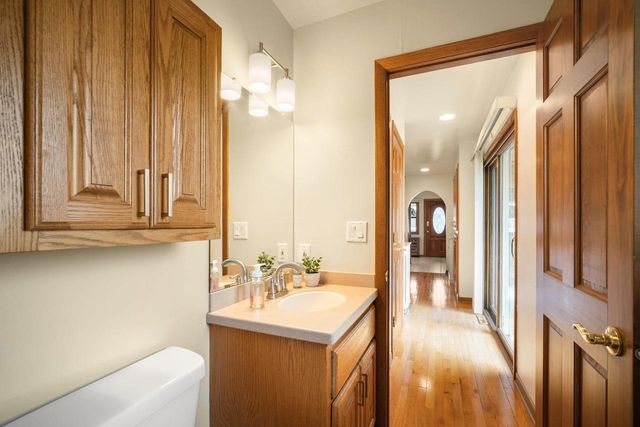 12405 W Euclid AVENUE, New Berlin, WI 53151