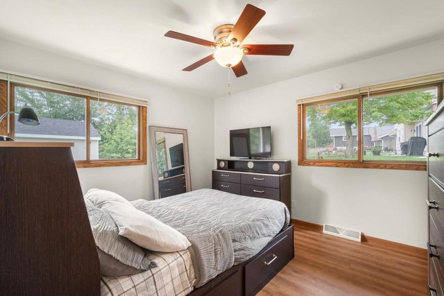 12405 W Euclid AVENUE, New Berlin, WI 53151