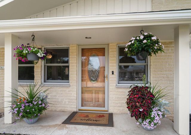 12405 W Euclid AVENUE, New Berlin, WI 53151