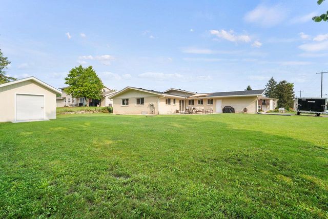 12405 W Euclid AVENUE, New Berlin, WI 53151