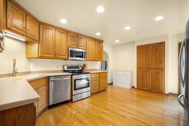 12405 W Euclid AVENUE, New Berlin, WI 53151