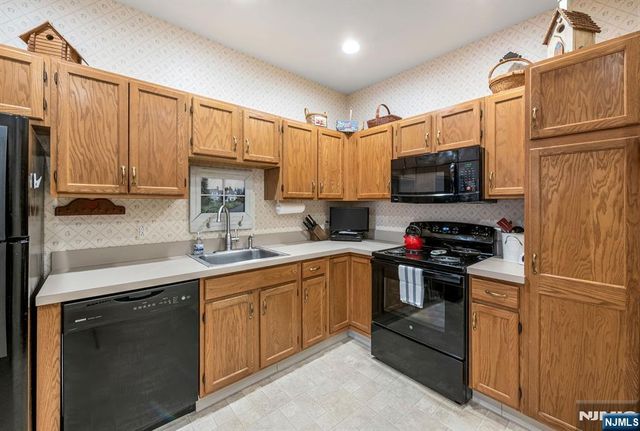 4 Richmond Road 308, West Milford, NJ 07480