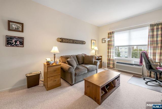 4 Richmond Road 308, West Milford, NJ 07480