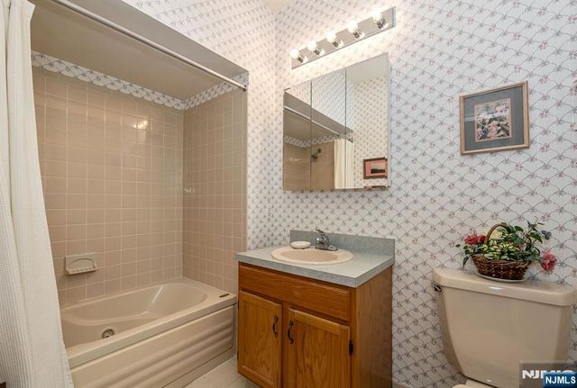 4 Richmond Road 308, West Milford, NJ 07480