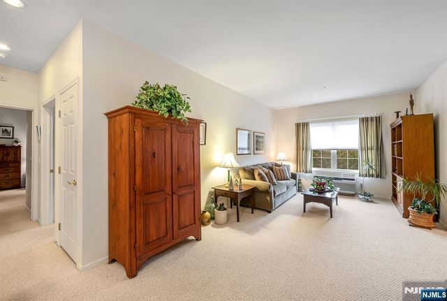4 Richmond Road 308, West Milford, NJ 07480