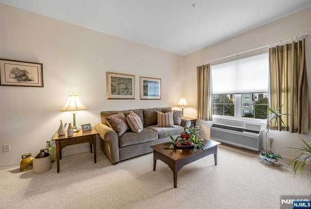 4 Richmond Road 308, West Milford, NJ 07480