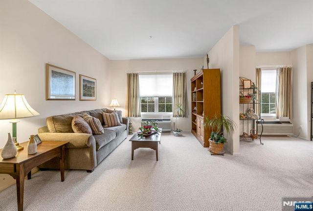 4 Richmond Road 308, West Milford, NJ 07480