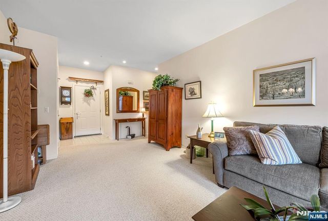 4 Richmond Road 308, West Milford, NJ 07480