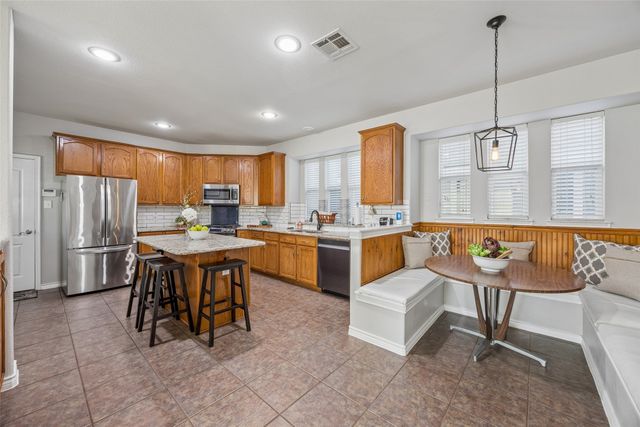 1209 Charleston Lane, Savannah, TX 76227