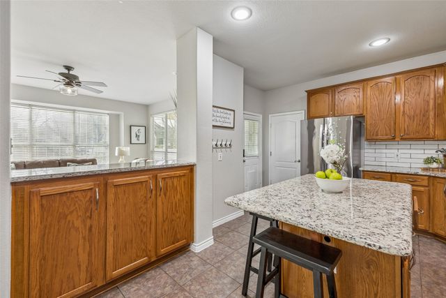 1209 Charleston Lane, Savannah, TX 76227