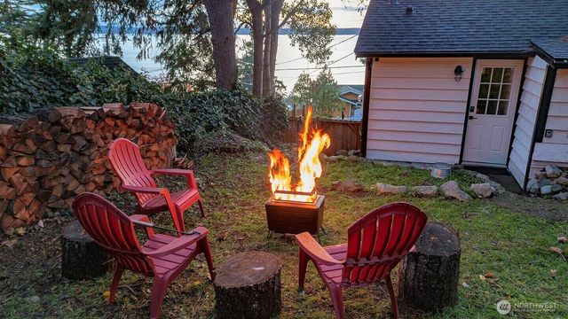 350 N Sunset Drive, Camano Island, WA 98282