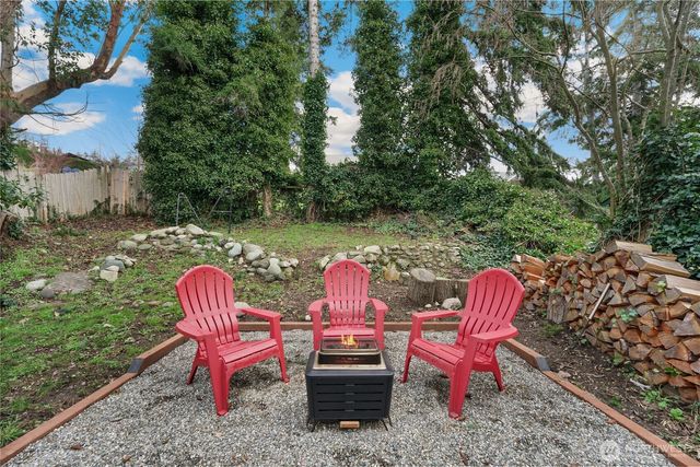 350 N Sunset Drive, Camano Island, WA 98282