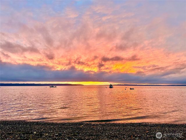 350 N Sunset Drive, Camano Island, WA 98282