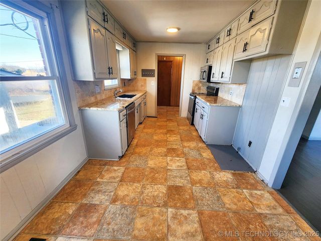 14806 Hwy 82, Tahlequah, OK 74464