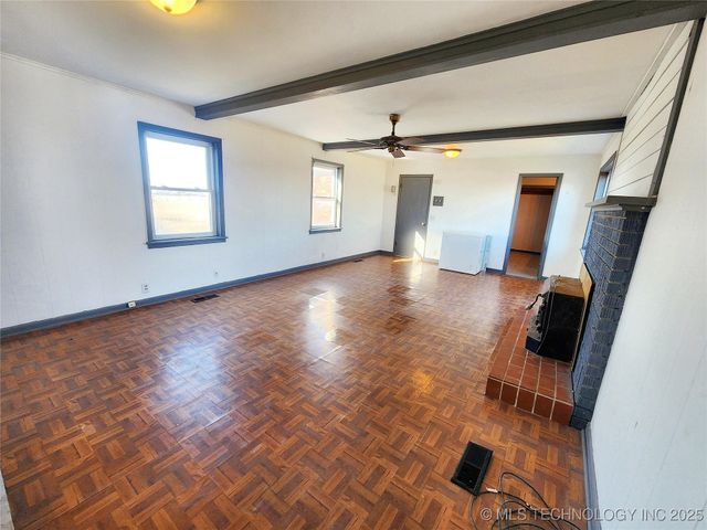 14806 Hwy 82, Tahlequah, OK 74464